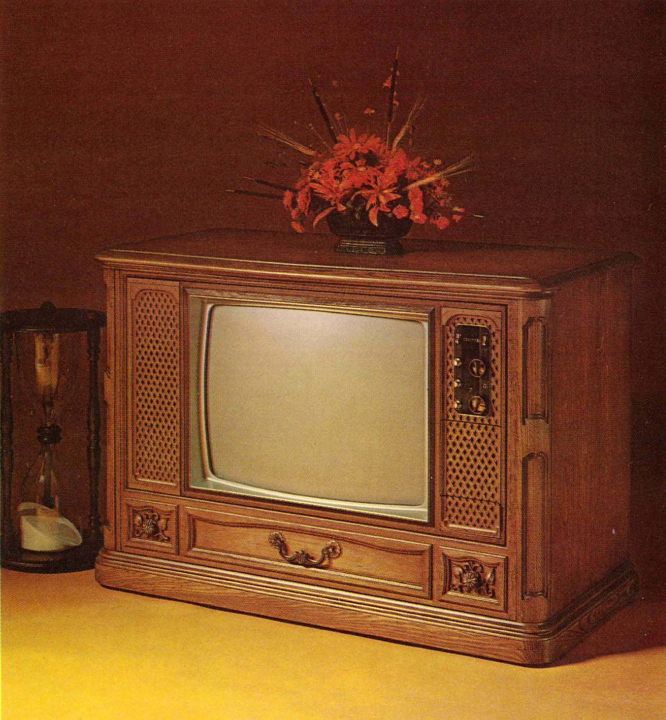 67 1971 Zenith Color TV 18
